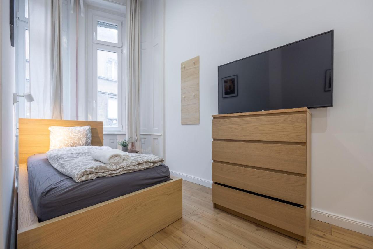 Central Grand Apartment With 5Bedrm 2Bathroom Будапеща Екстериор снимка