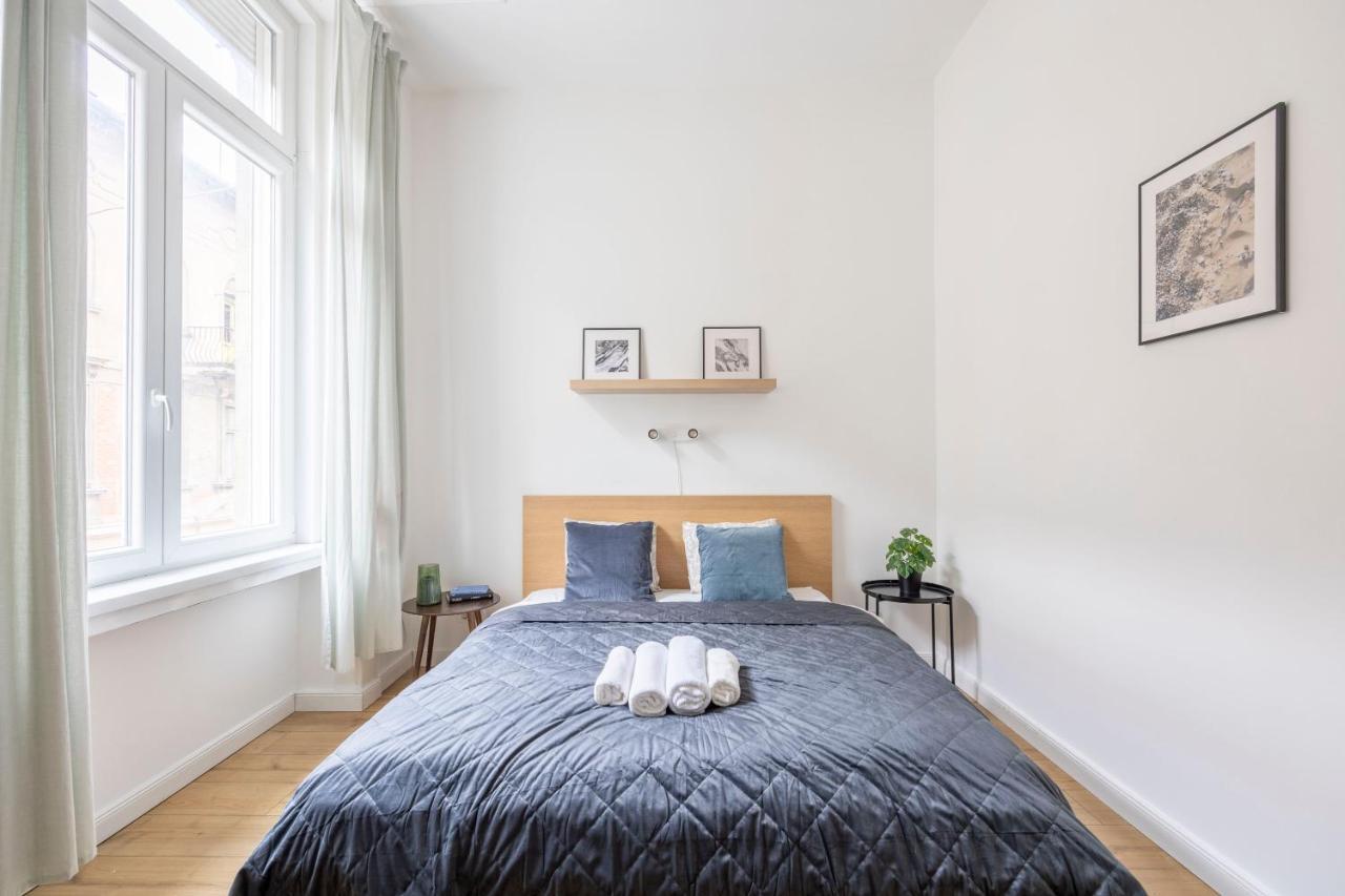 Central Grand Apartment With 5Bedrm 2Bathroom Будапеща Екстериор снимка