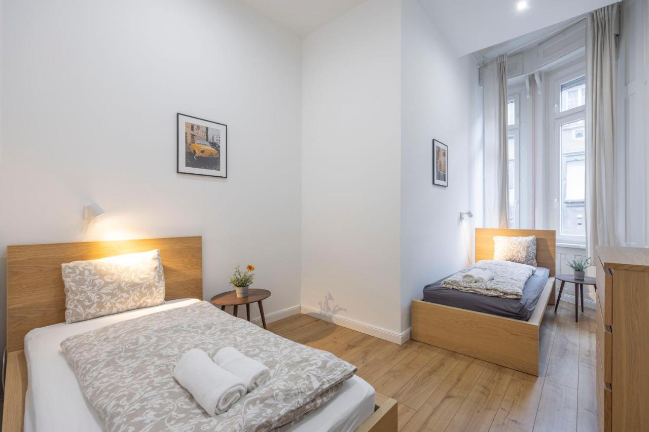 Central Grand Apartment With 5Bedrm 2Bathroom Будапеща Екстериор снимка